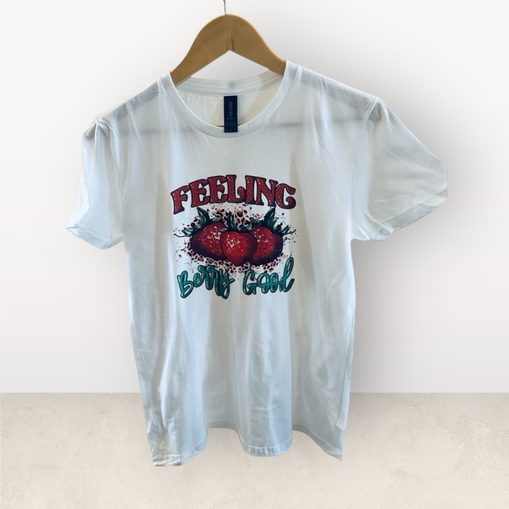 Hand-Pressed made "Feeling Berry Good" Graphic Tee - Size L, New